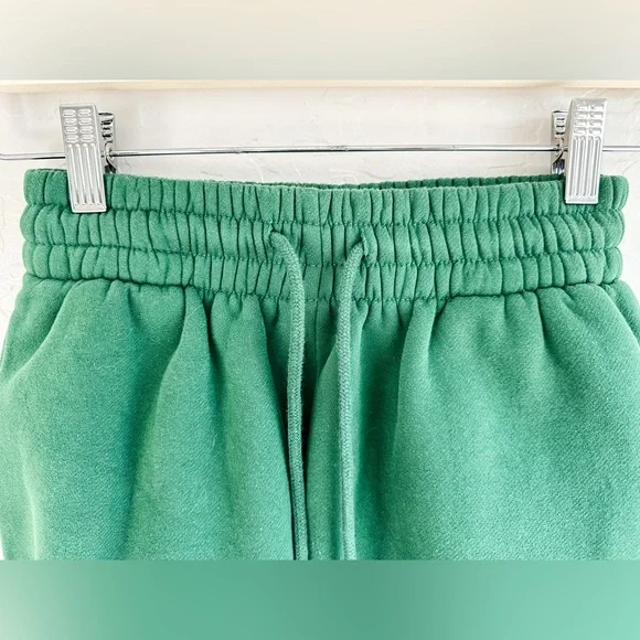 White Fox Sweat Shorts Green Women’s - Size XSmall - Picture 3 of 10